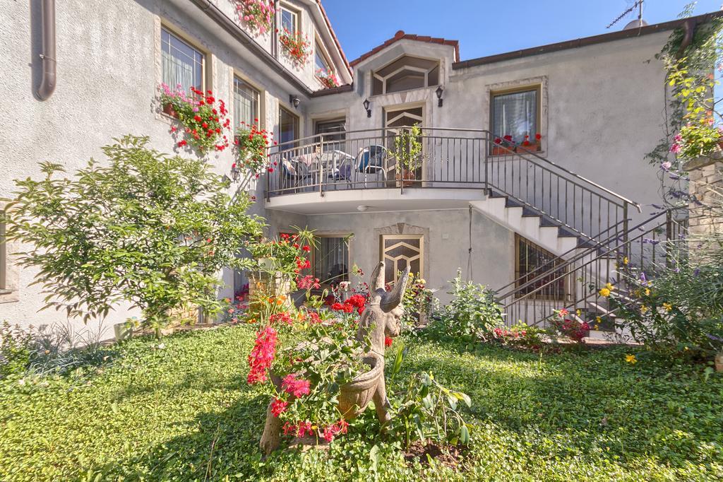 Apartment Ljiljana