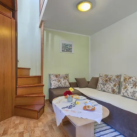 Apartments Ljiljana Pula Exterior photo