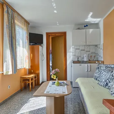 Apartments Ljiljana Pula Exterior photo